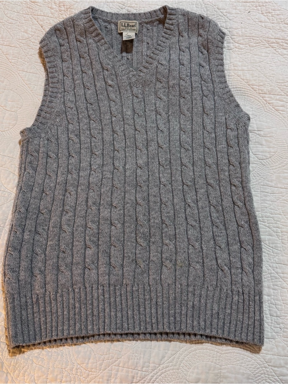 L.L. Bean Men’s  Gray Cable-Knit V-Neck Sweater Vest Lambswool